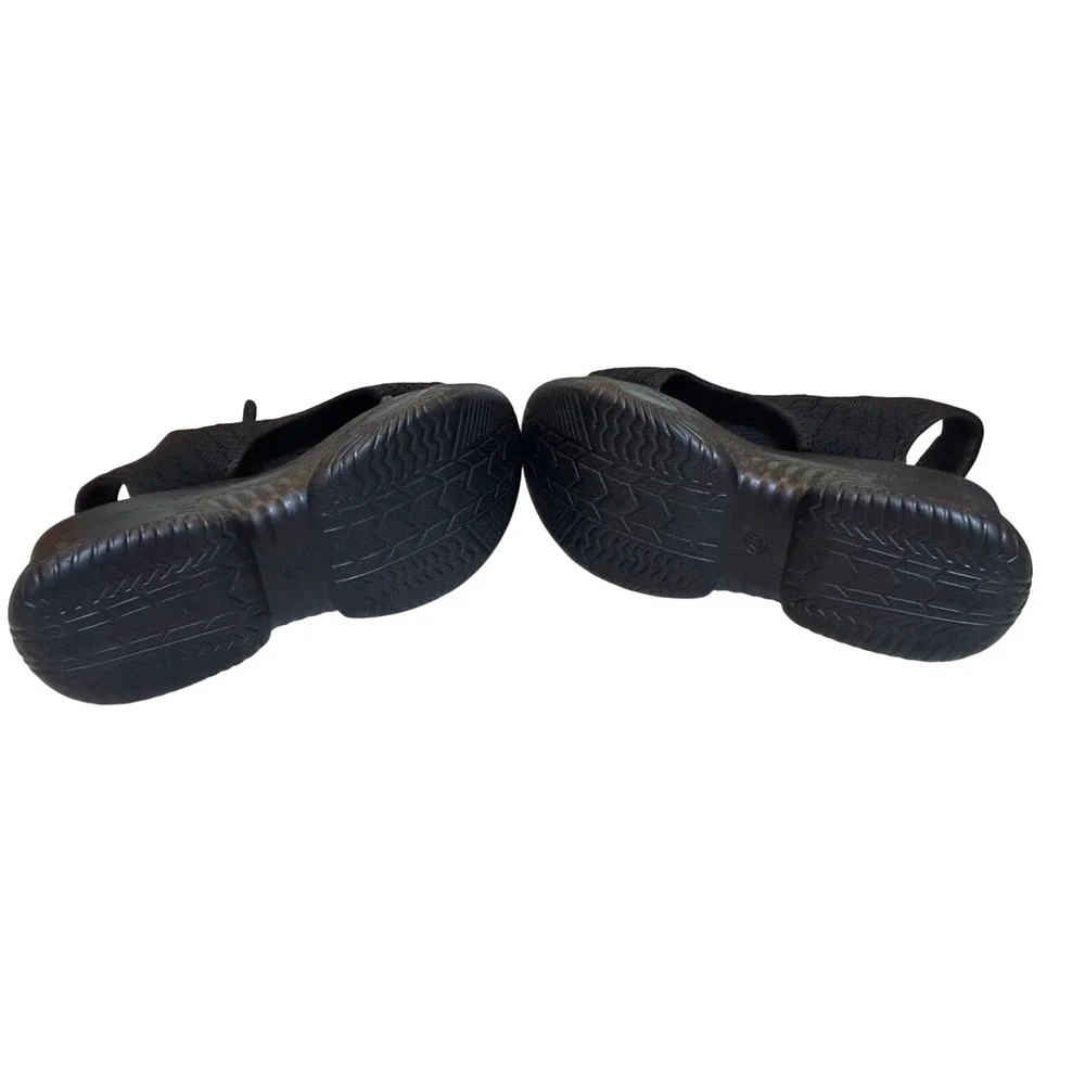 Unbranded black platform